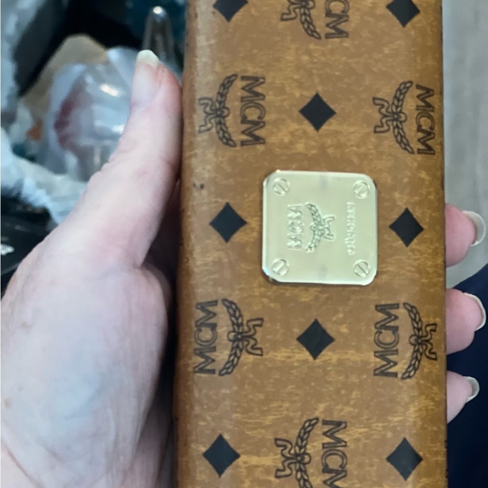 MCM Brown Leather Glass Case Clam Shell Close. Women or Men’s